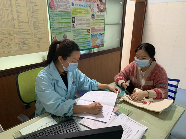 南岳区开展农村和城镇低保适龄妇女两癌免费检查活动