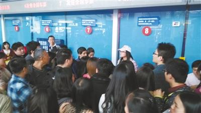 近百游客检票遇阻滞留逾4小时依新法索赔成功