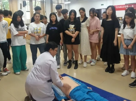 郴州市第四人民病院：公衆救急知識技能普及活動が表彰される