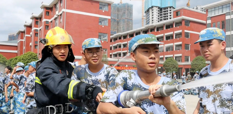 苏仙区：消防安全知识进军训 提升学生自救自防能力