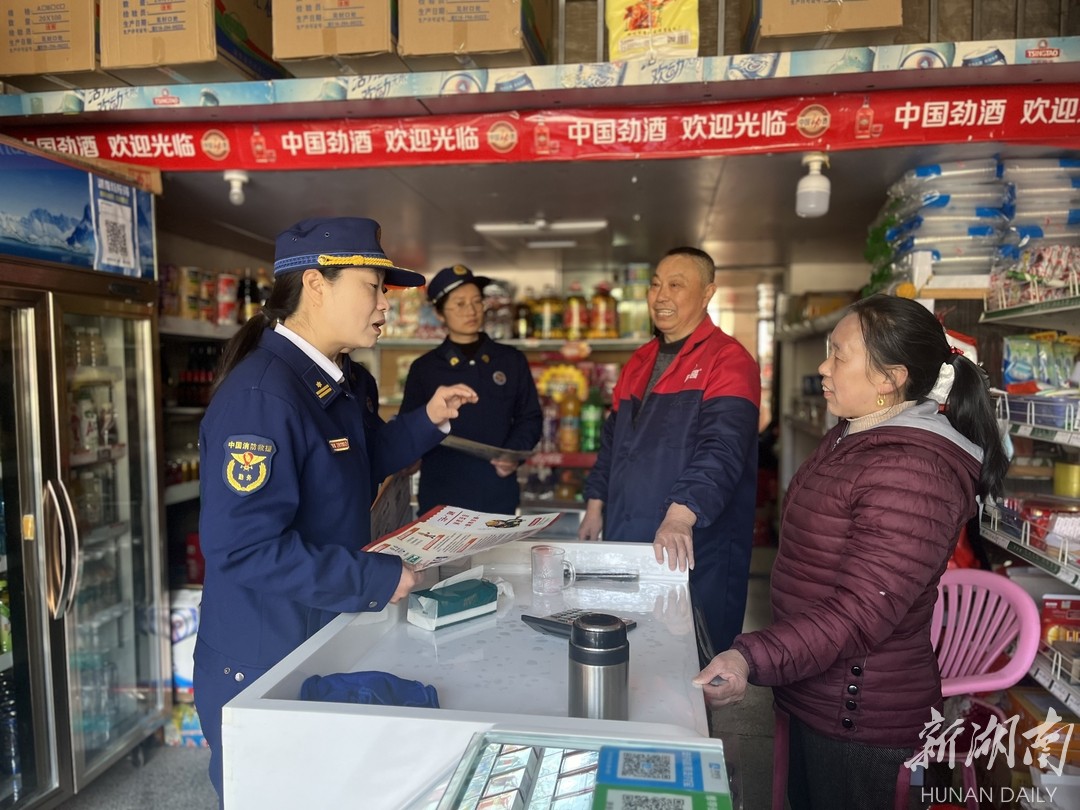 “福城蓝焰”女子服务队深入辖区开展隐患排查、消防宣传