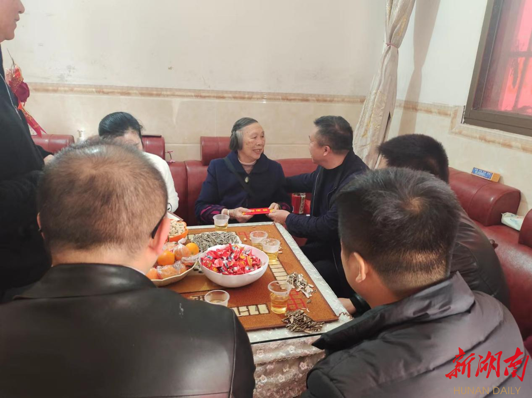 桂阳丨情系烈士父母  弘扬英烈精神