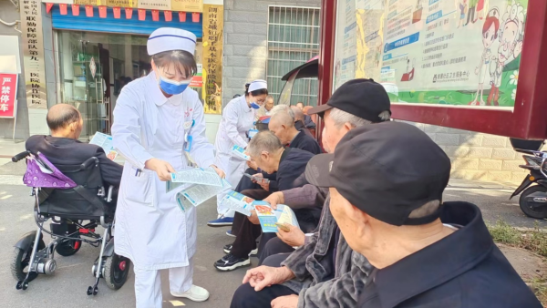 南华医院心血管内科开展青年文明号我们在行动社区义诊活动