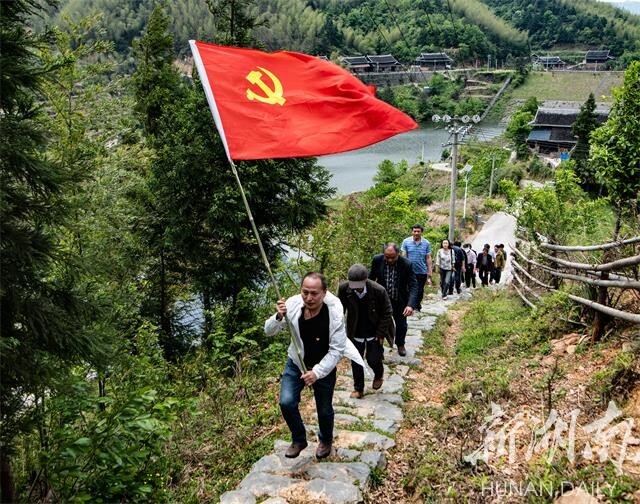 大道向前·湘村新时代|怀化雪峰村：一脚踏四县，山村成“明星”