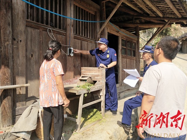 安全生产大排查大整治︱织牢农村团寨“安全网”！怀化在全市范围开展农村团寨消防安全暗访督查