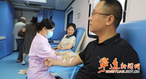 宁远:夫妻搭档 献血接近3个成年人血液总量_副本500.jpg 宁远:夫妻搭档 献血接近3个成年人血液总量_副本500.jpg