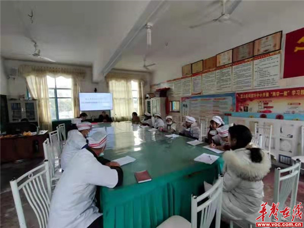 永州市蓝山县祠市中小：召开食堂从业人员培训会议,3_副本.jpg
