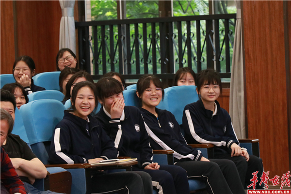 吕良3.jpg