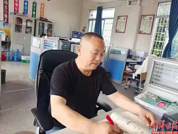育红_副本1.jpg