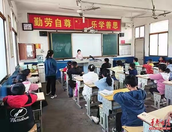 华国中学2.png