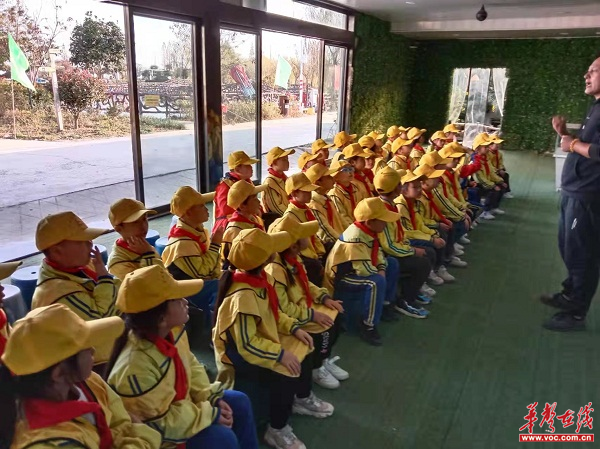 茅草街镇中心小学3.png
