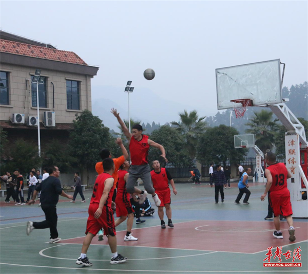 保靖民中教职员工男子男球赛4.png