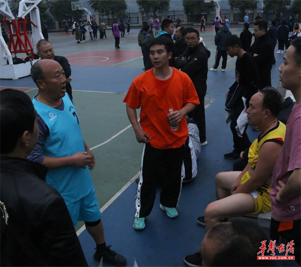 保靖民中教职员工男子男球赛5.png
