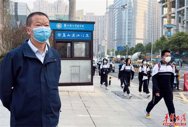 麓山滨江校长胡宗如：以共情赋能青年教师成长