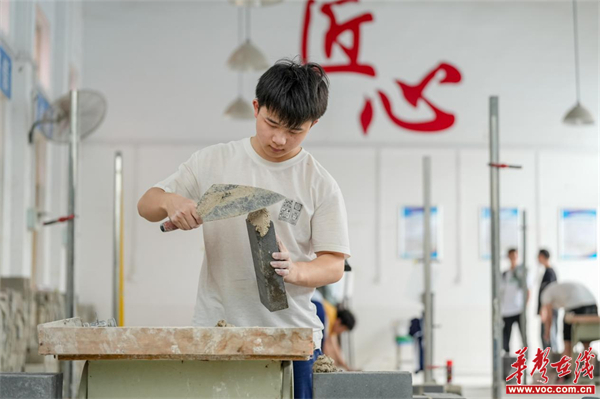 图片 1.jpg 图片 1.jpg