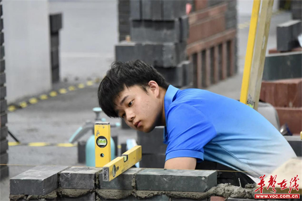 图片 2.jpg 图片 2.jpg