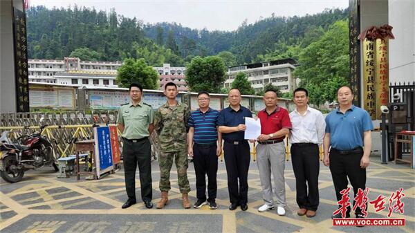 图片 1.jpg 图片 1.jpg