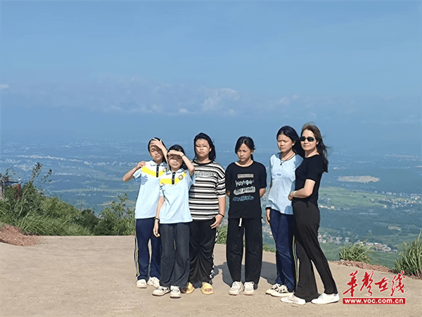 宽严相济  润物无声—记道县梅花镇中心小学教师李玉荣