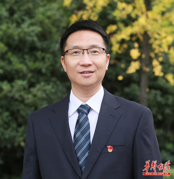姜小明：我辈少年当胸怀天下