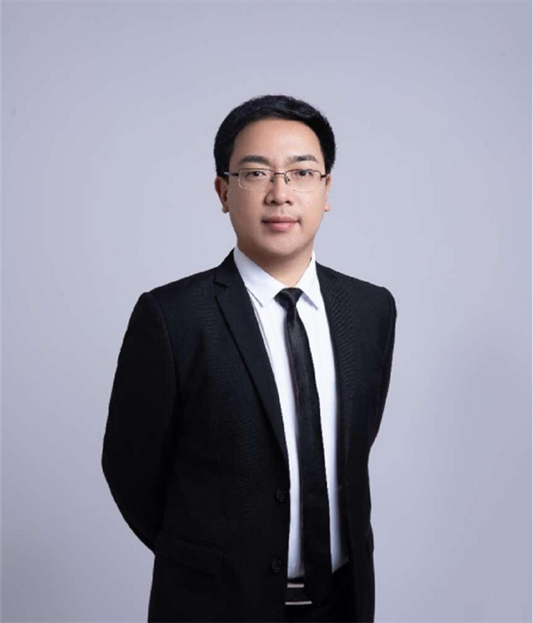 阳立高：尝尽生活疾苦 用知识照亮人间
