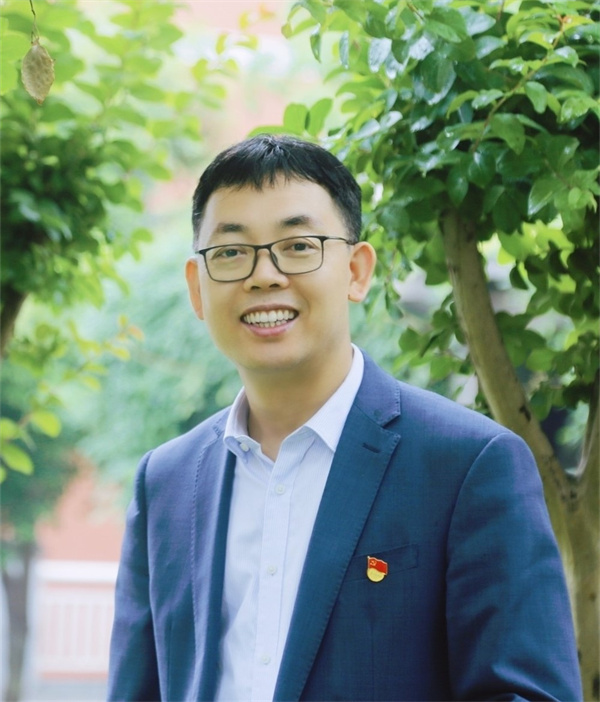 王唯之：做好引路人 成为大先生
