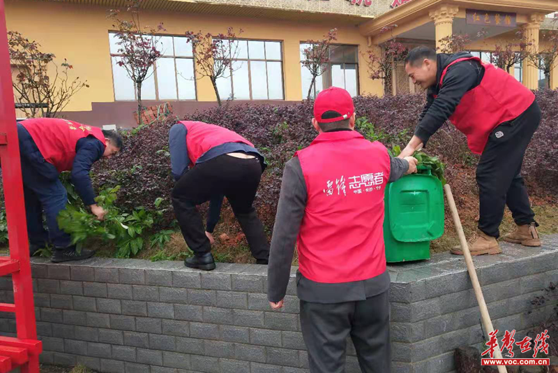 宁乡市煤炭坝镇社工站组织志愿者在宁乡市煤炭坝社区广场开展了"学