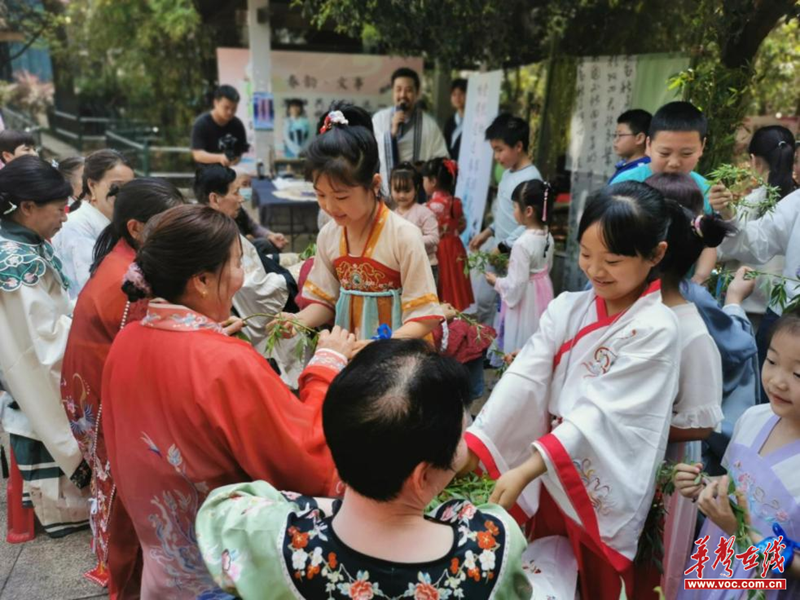 1712128841674304.png 图片7.png