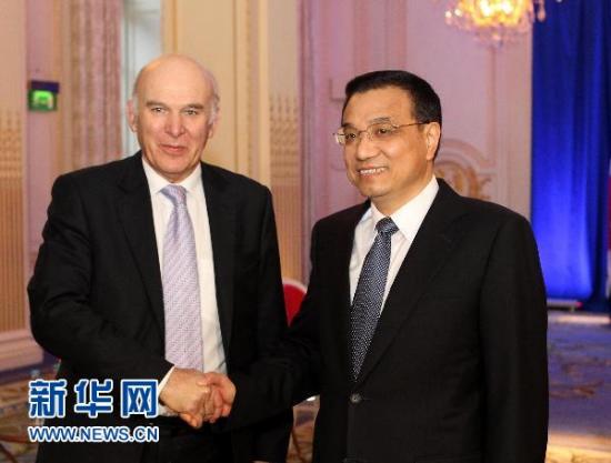 1月12日,中国国务院副总理李克强在伦敦会见英国商务大臣凯布尔。新华社记者 丁林 摄 1月12日,中国国务院副总理李克强在伦敦会见英国商务大臣凯布尔。新华社记者 丁林 摄