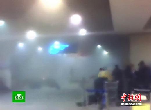 当地时间2011年1月24日16时32分(北京时间1月24日21时32分)，俄罗斯莫斯科多莫杰多沃机场抵达大厅内发生自杀式炸弹爆炸。造成35人死亡，130余人受伤。  
