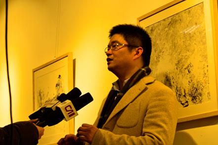 王清州接受媒体采访