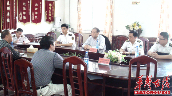 衡东县市场和质量监督管理局党组书记局长苏金平率领该局相关工作人员