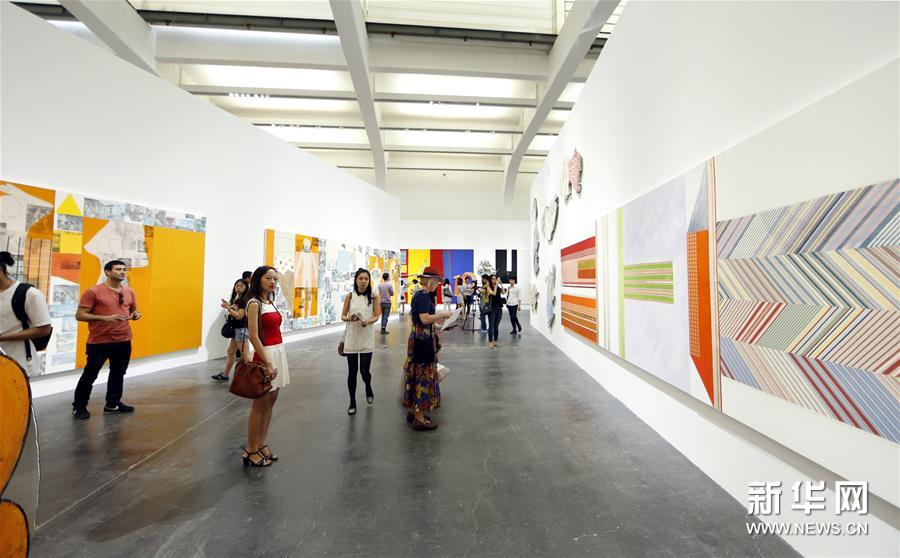 （文化）（2）劳森伯格艺术作品在北京展出