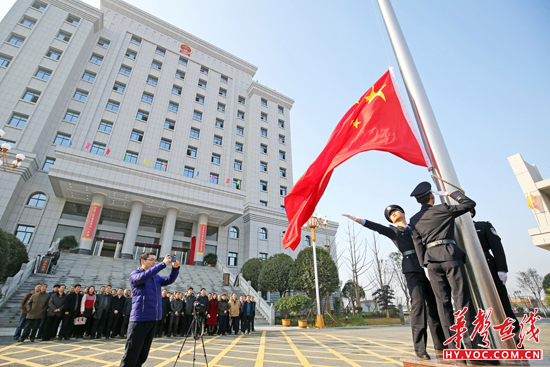 3月6日早晨的升旗仪式，新的一天开始了。（1）.jpg