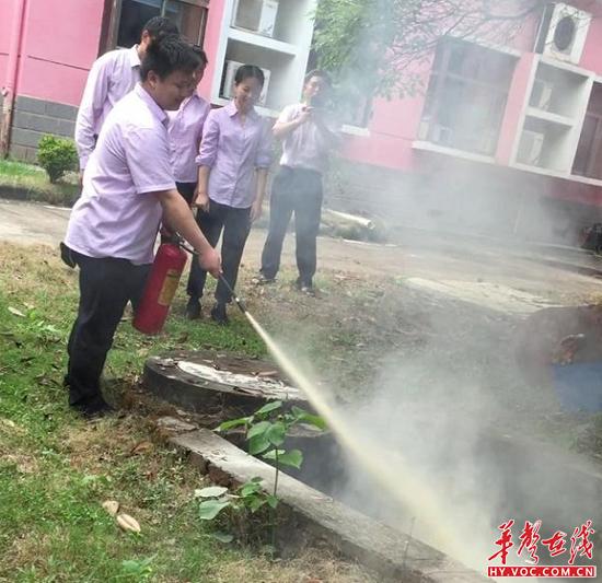 粮市收费站灭火实践演练.jpg