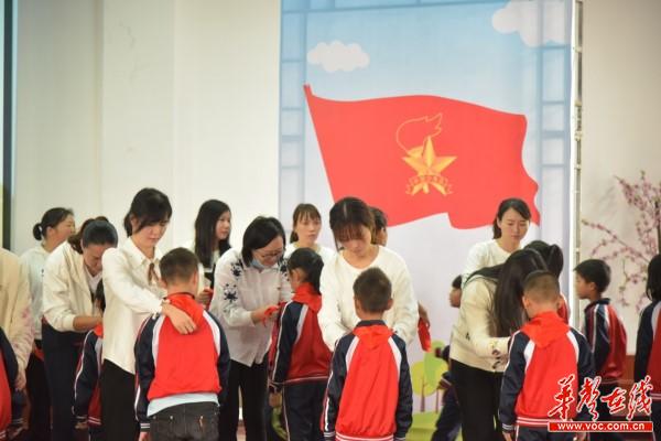 2020年四方坪小学入队仪式新闻通稿2.jpg