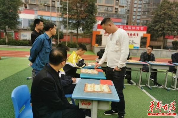 1_国家象棋大师王清走进艺芳学校3.jpg