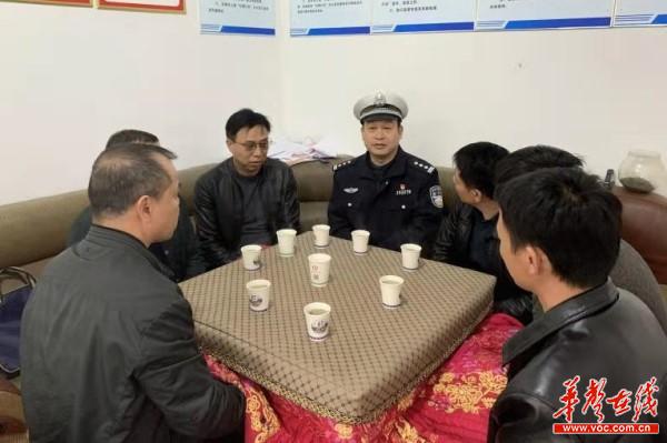 桂阳交警到驻村扶贫村走访慰问(1)(1)1.jpg