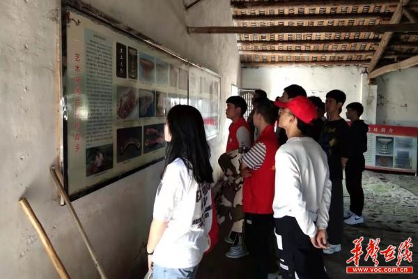 42安乡五中团委组织学生参观汤家岗遗址（1）1.jpg