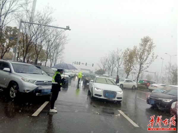 浏阳关口街道：以雪为令，全力出击706_副本.jpg