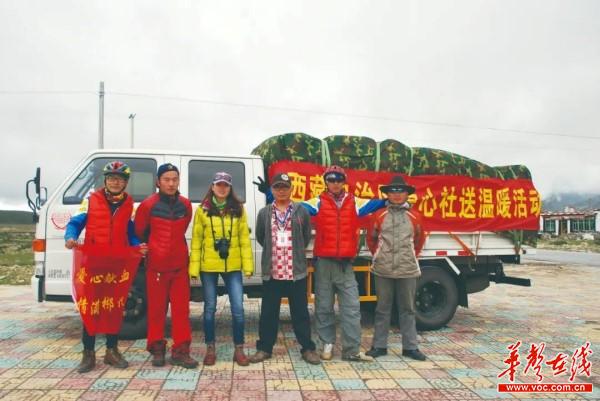 郴州一名百次献血者骑行穿越川藏线宣传无偿献血(1)1.jpg
