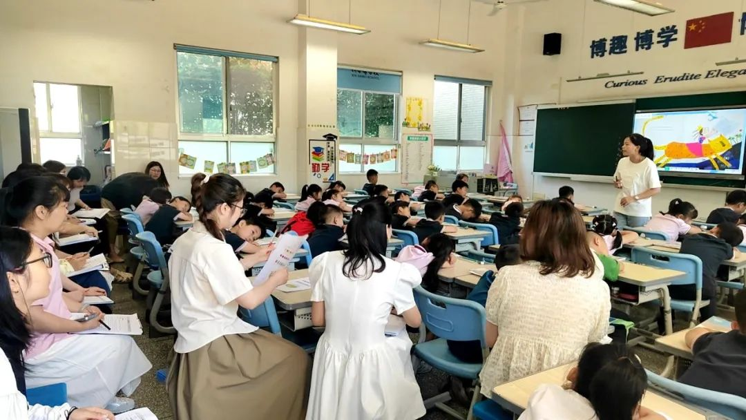 望城区小学阶段高质量发展沉浸式调研深入新世博寄宿制小学