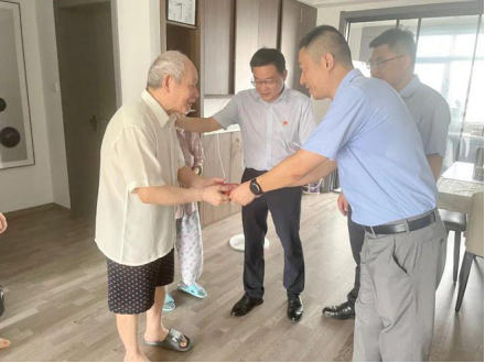 常德市第四人民医院举行庆祝建党101周年系列活动576.png 常德市第四人民医院举行庆祝建党101周年系列活动576.png