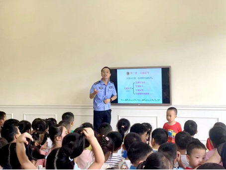 湖南常德:暑期交通安全宣传走进幼儿园135.png