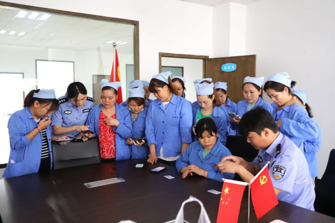 (交警支队7.11插图)常德公安交警:上门服务走实走心   营商环境更优更暖278.png (交警支队7.11插图)常德公安交警:上门服务走实走心   营商环境更优更暖278.png