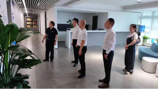 澳优,让营养更美好——省商标品牌协会会长朱增辉一行走访澳优乳业436.png 澳优,让营养更美好——省商标品牌协会会长朱增辉一行走访澳优乳业436.png