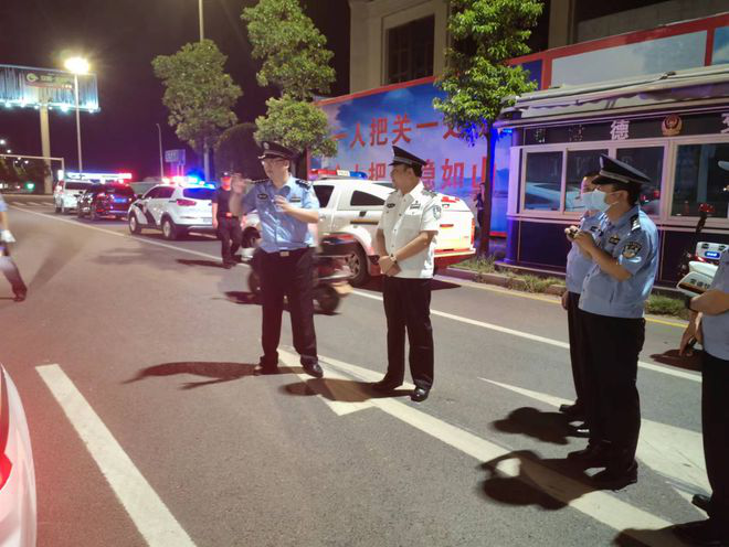 常德高新公安分局深入开展夏夜治安巡查宣防集中统一行动168.png 常德高新公安分局深入开展夏夜治安巡查宣防集中统一行动168.png