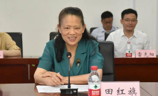 中南大学与常德市政府签约!常德一医融入中南大学湘雅院系家族312.png 中南大学与常德市政府签约!常德一医融入中南大学湘雅院系家族312.png