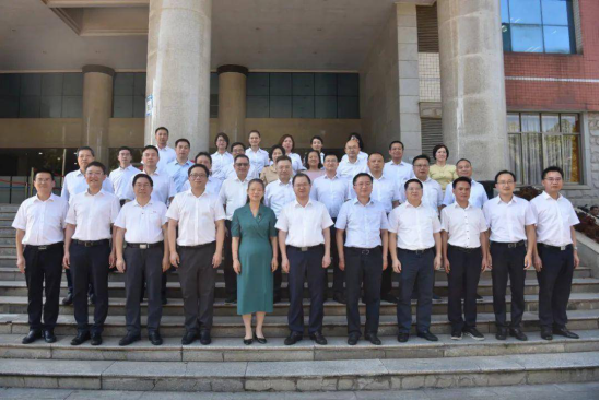 中南大学与常德市政府签约!常德一医融入中南大学湘雅院系家族832.png 中南大学与常德市政府签约!常德一医融入中南大学湘雅院系家族832.png