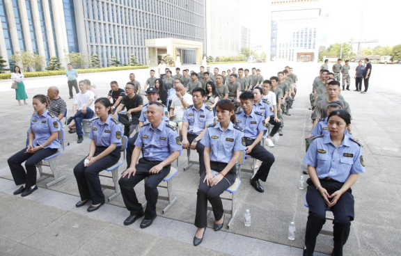 报道华铁集团中南分公司举行(1)72.png 报道华铁集团中南分公司举行(1)72.png