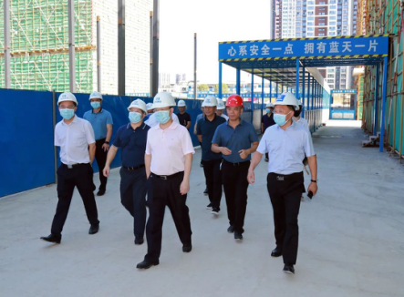 周振宇调研常德市直医疗机构建设项目197.png 周振宇调研常德市直医疗机构建设项目197.png